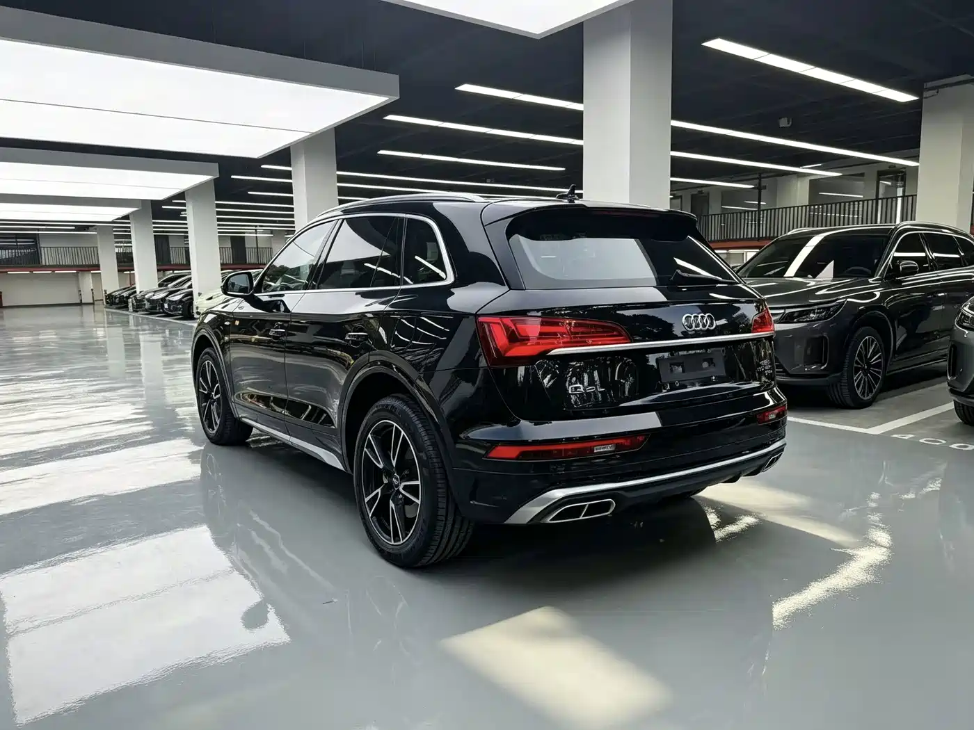 Фото 18 - Audi Q5L