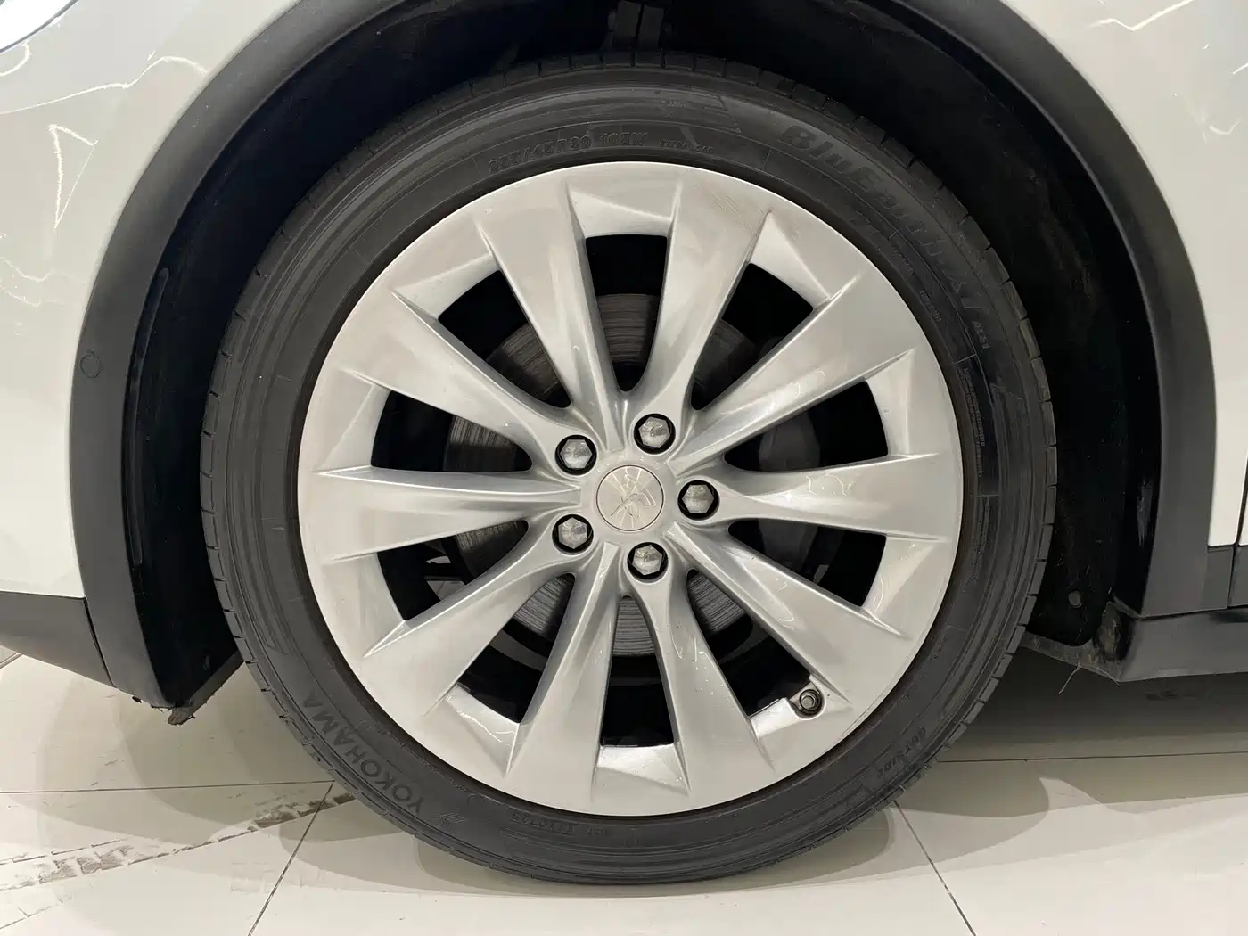 Фото 20 - Tesla Model X