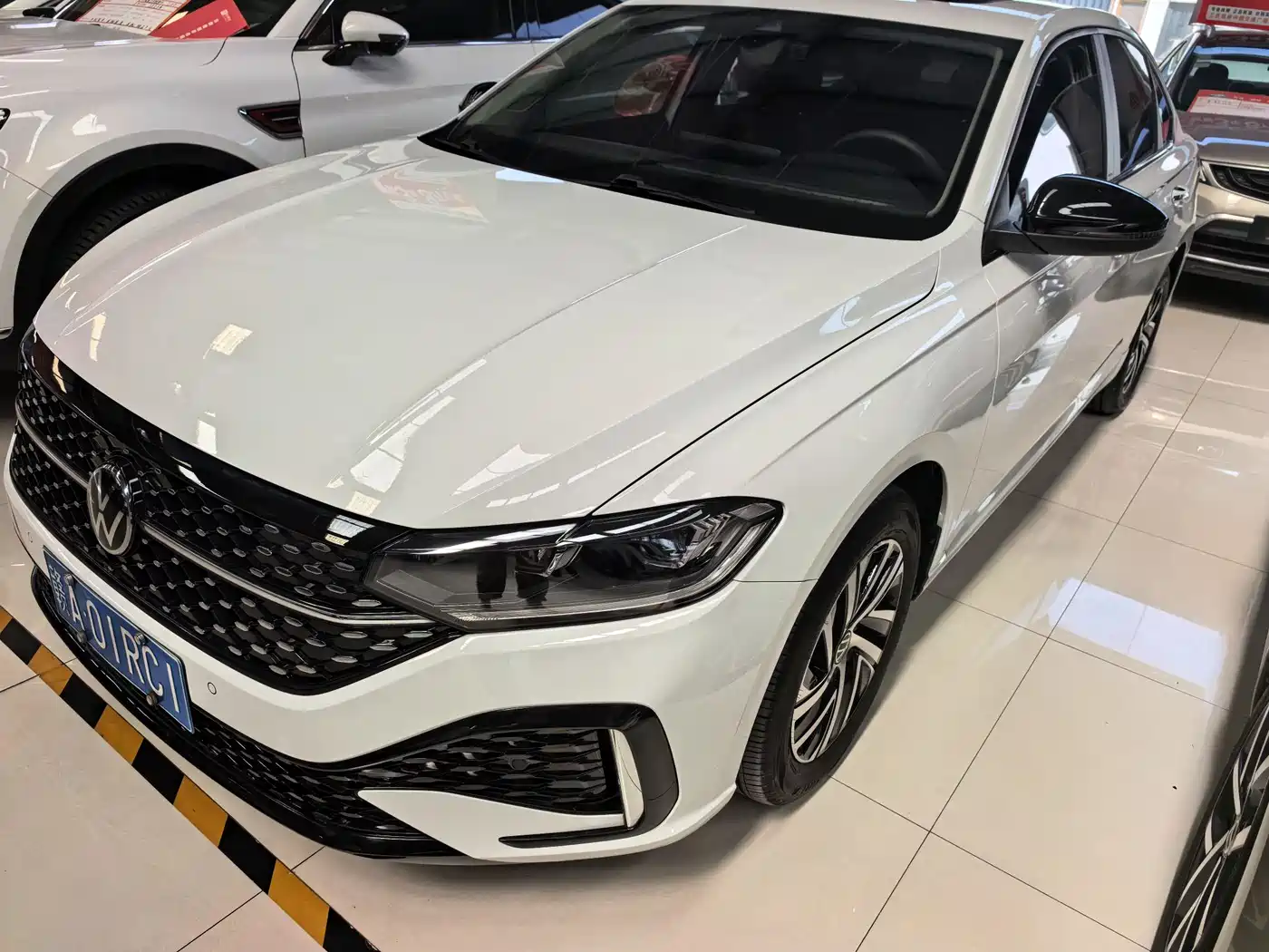 Volkswagen Lavida 2024 Model 300TSI DSG Starlight Leading Edition