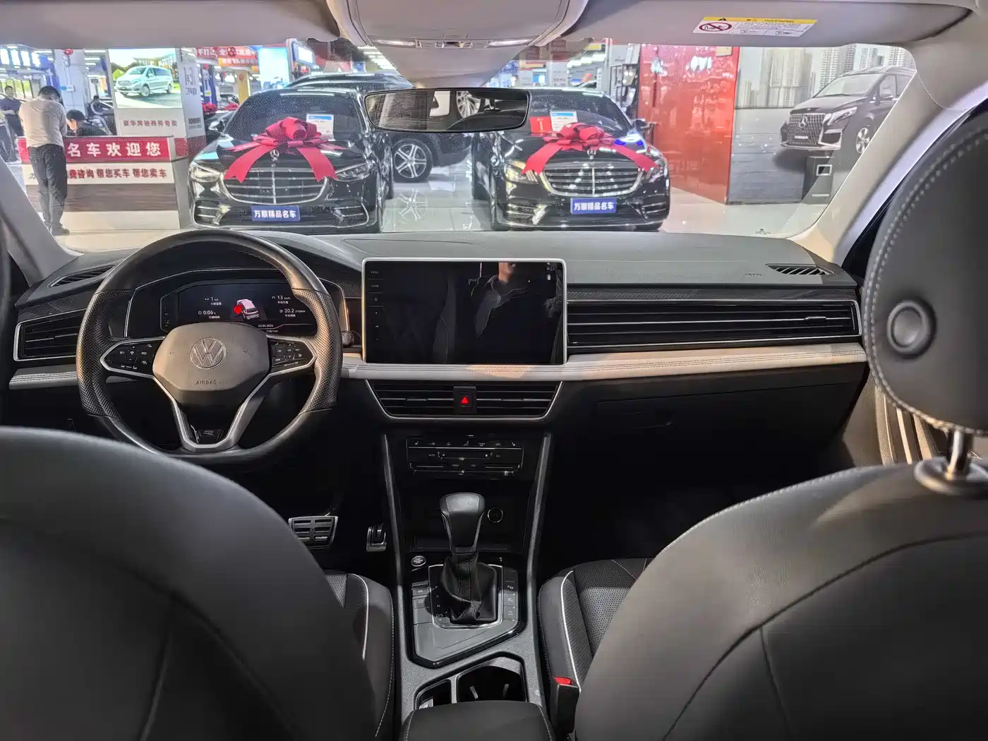 Volkswagen Tiguan L 2022 330TSI Auto 2WD R-Line Premium Edition фото 9