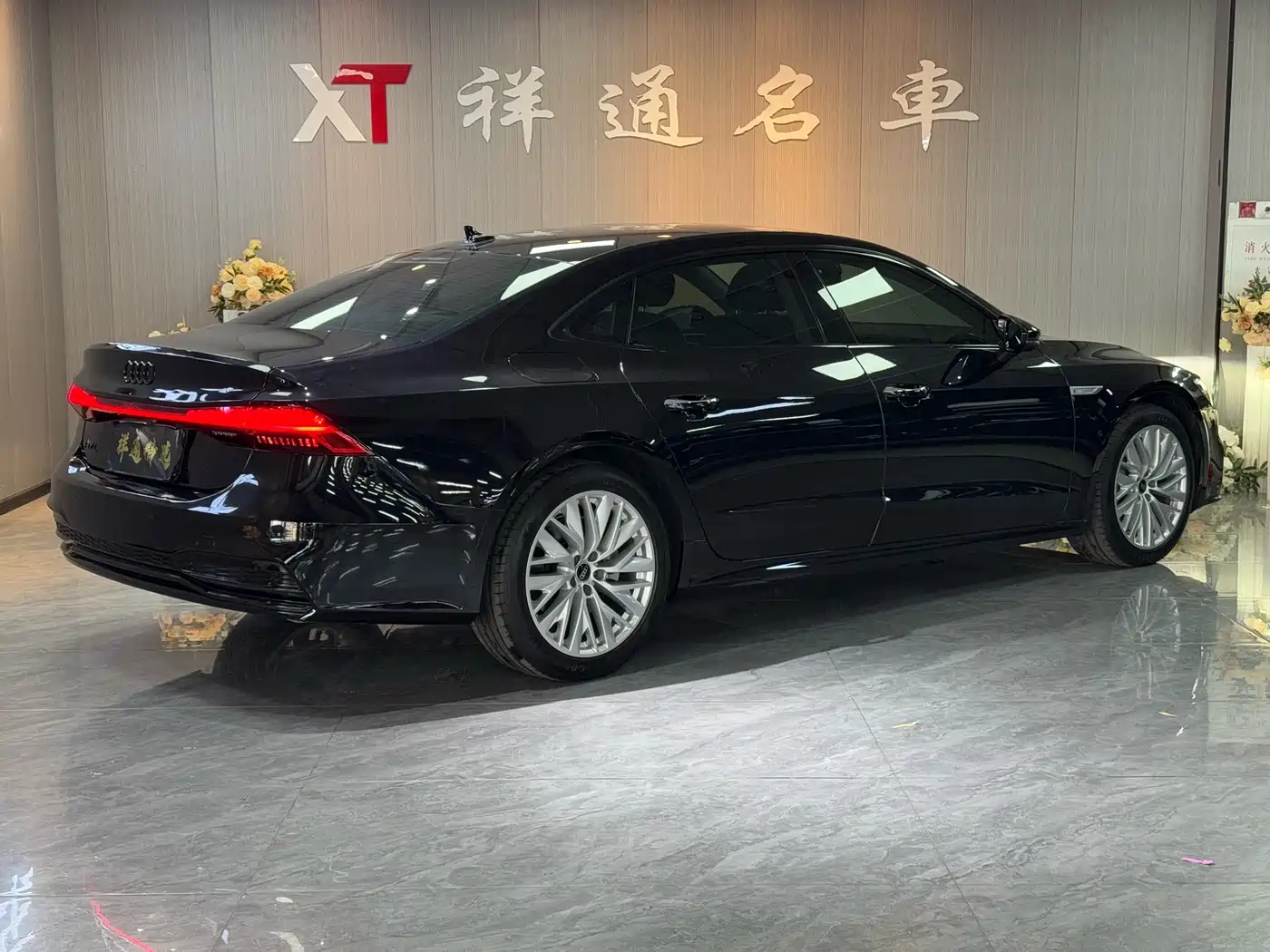 Audi A7L 2024 45TFSI S-line Dream Edition Crystal Package фото 24