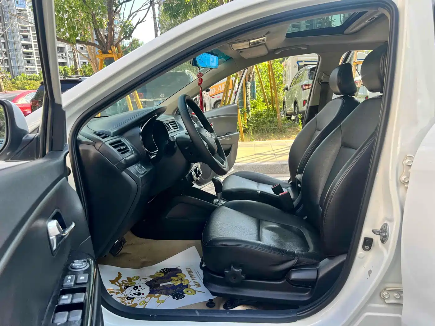 Kia K2 2012 Sedan 1.4L AT Premium ECO Commemorative Edition фото 16