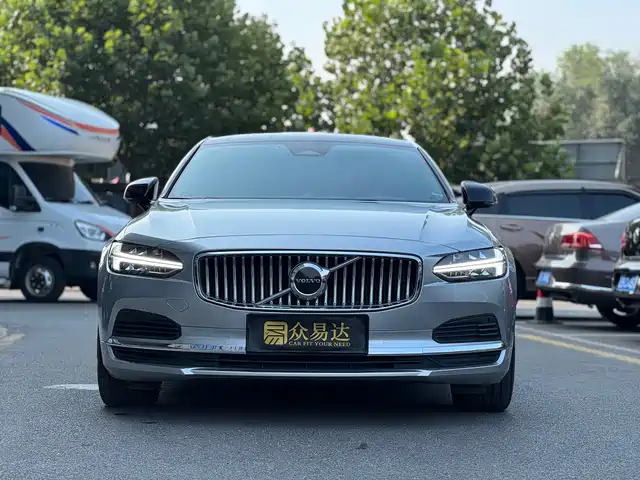 Volvo S90 Plug-in Hybrid 2022 Facelift T8 E-Drive Hybrid R-Design Luxury Edition — фото 2