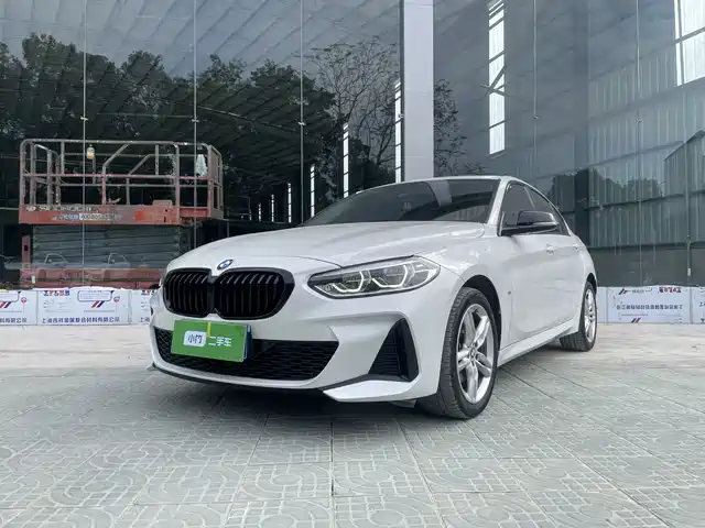 BMW 1 SERIES