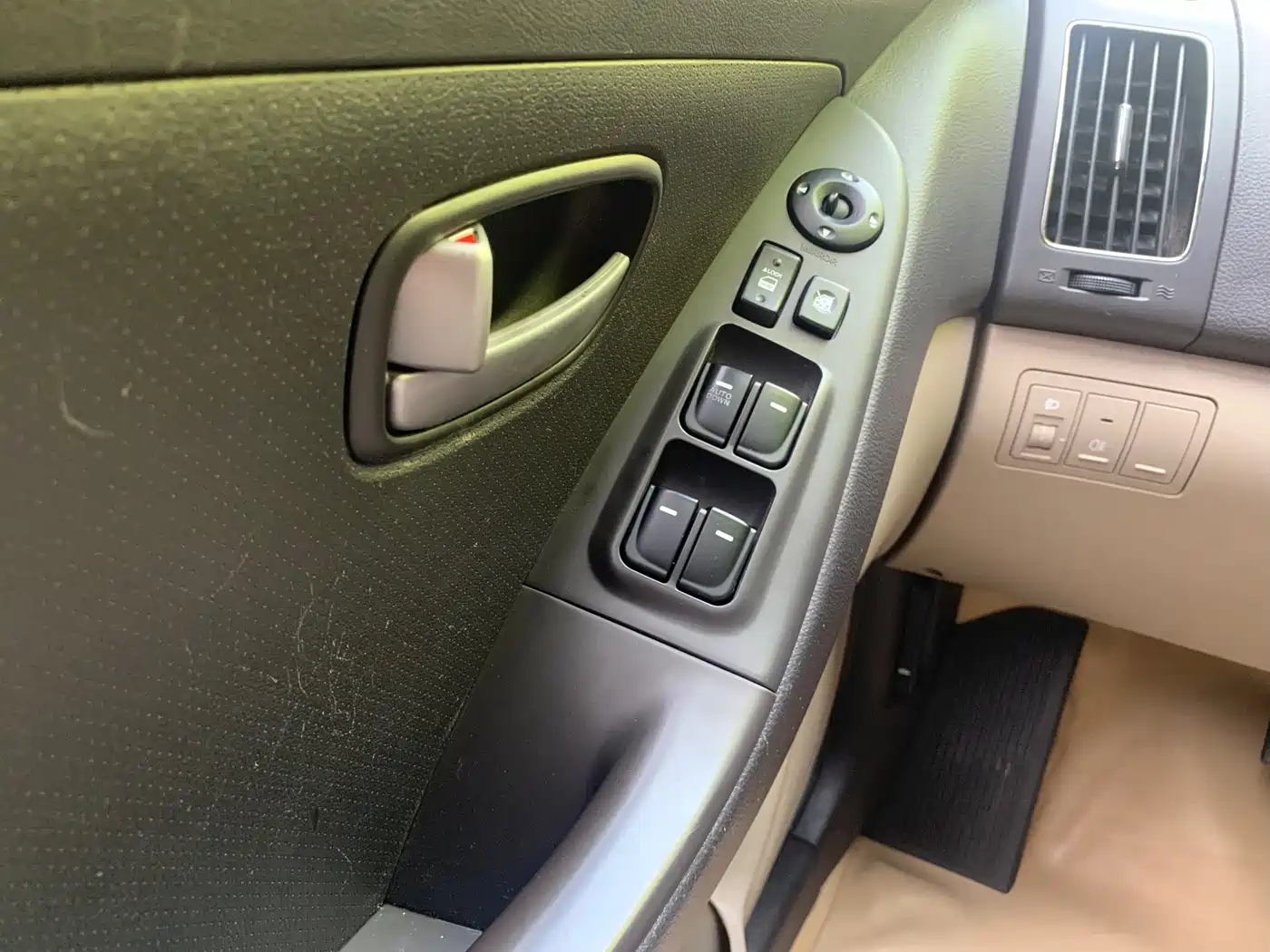 Hyundai Elantra 2011 1.6L Automatic Comfort фото 15