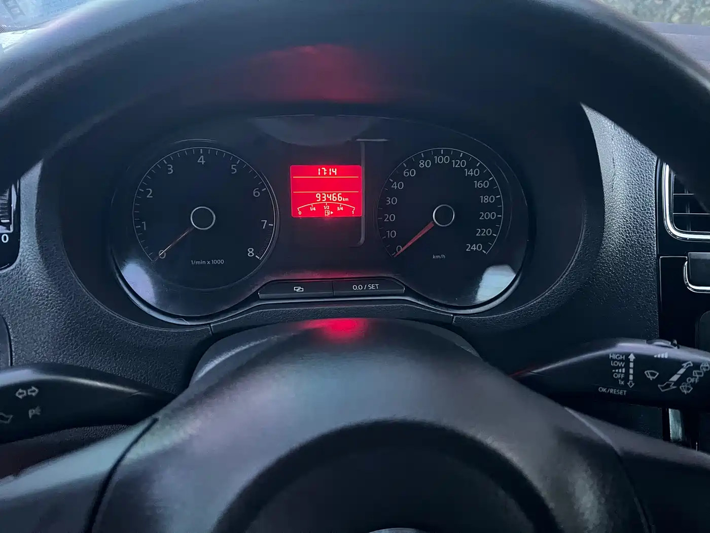 Volkswagen Polo 2011 1.6L Automatic Style Edition фото 13
