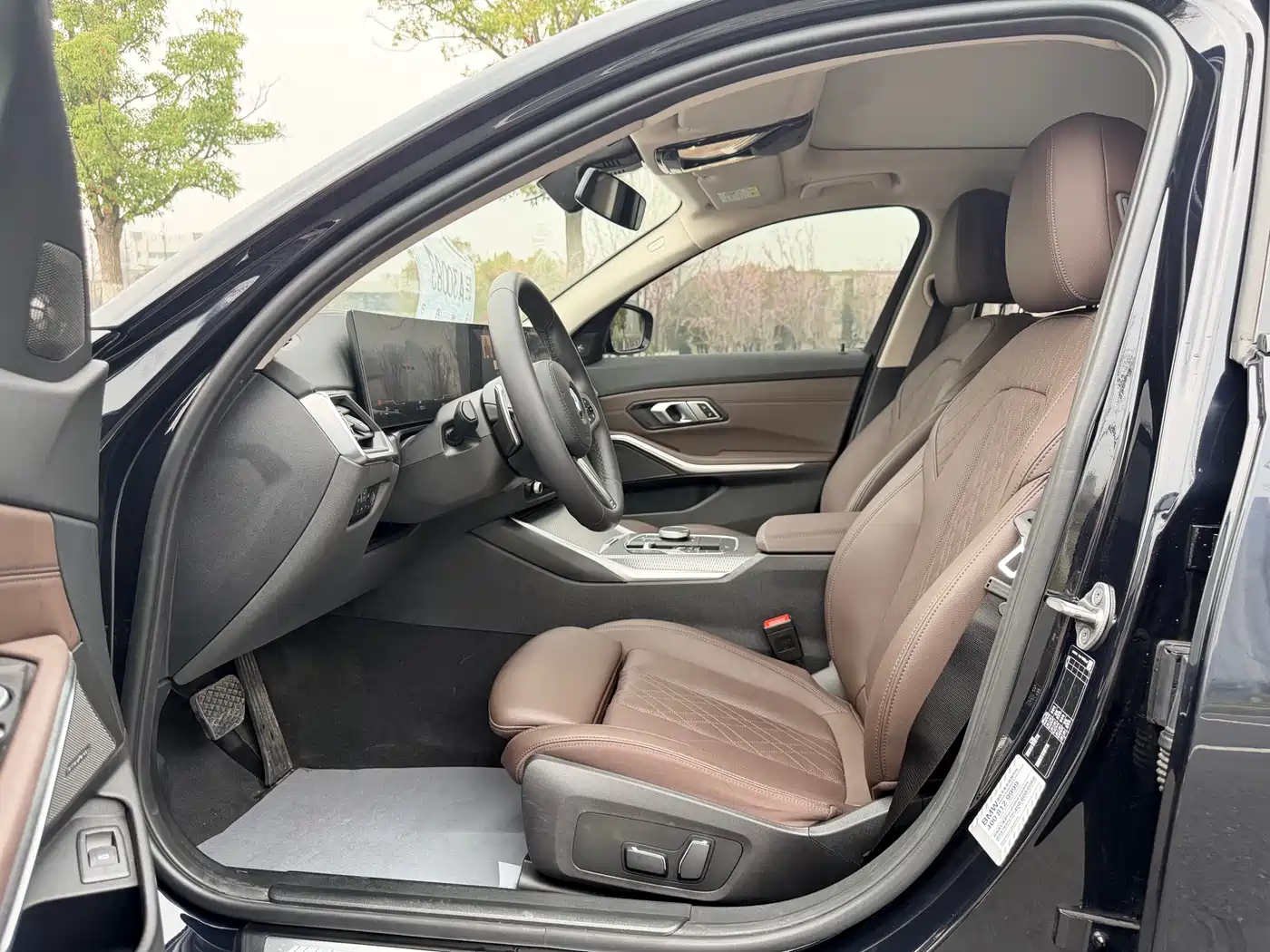 BMW 3 Series 2023 325Li M Sport Black Night Package фото 7
