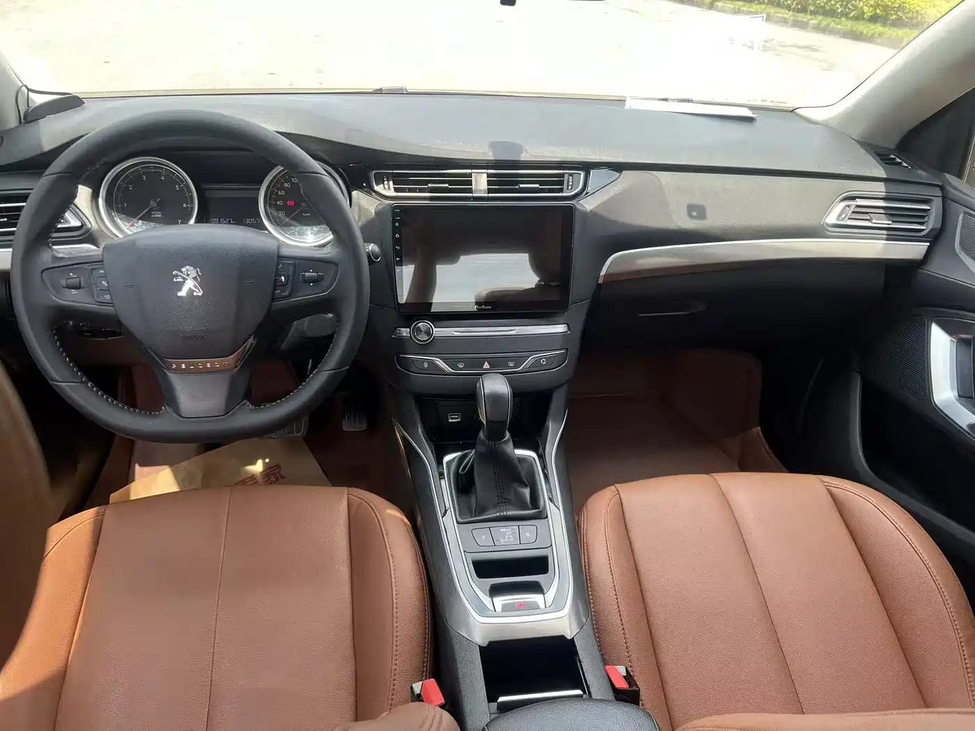 Peugeot 408 2016 1.6T Automatic Luxury Edition фото 10
