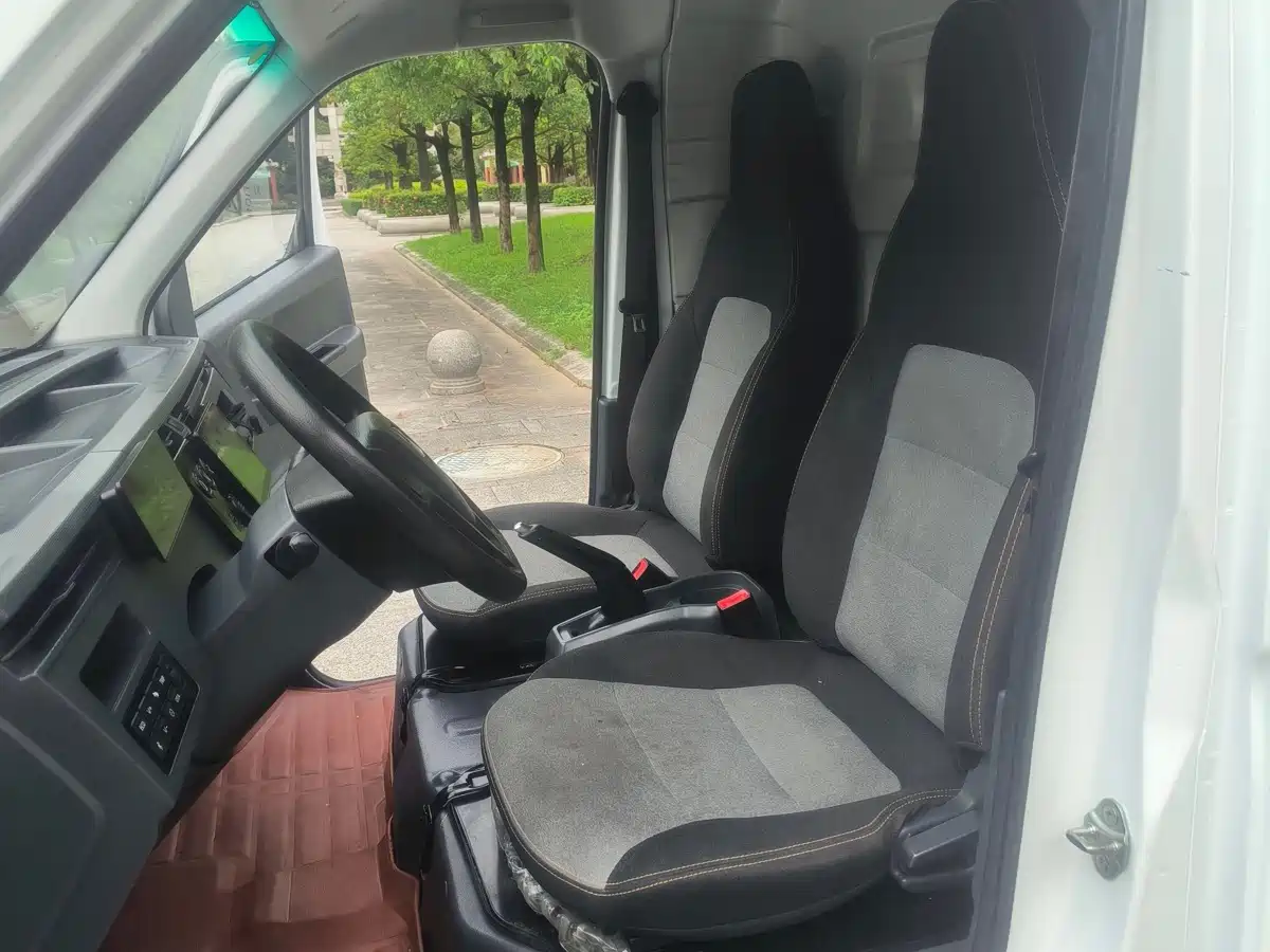 Yuan Cheng FarStar V 2024 2023 V6E PLUS Farizon Smart Core 46.08kWh Value Edition