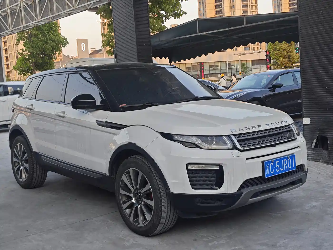 Land Rover Range Rover Evoque 2018 240PS SE Smart Edition фото 3