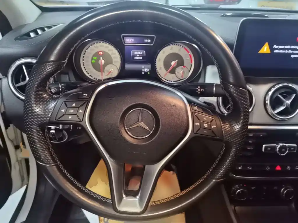 Mercedes-Benz GLA 2015 2015 GLA 220 4MATIC Luxury