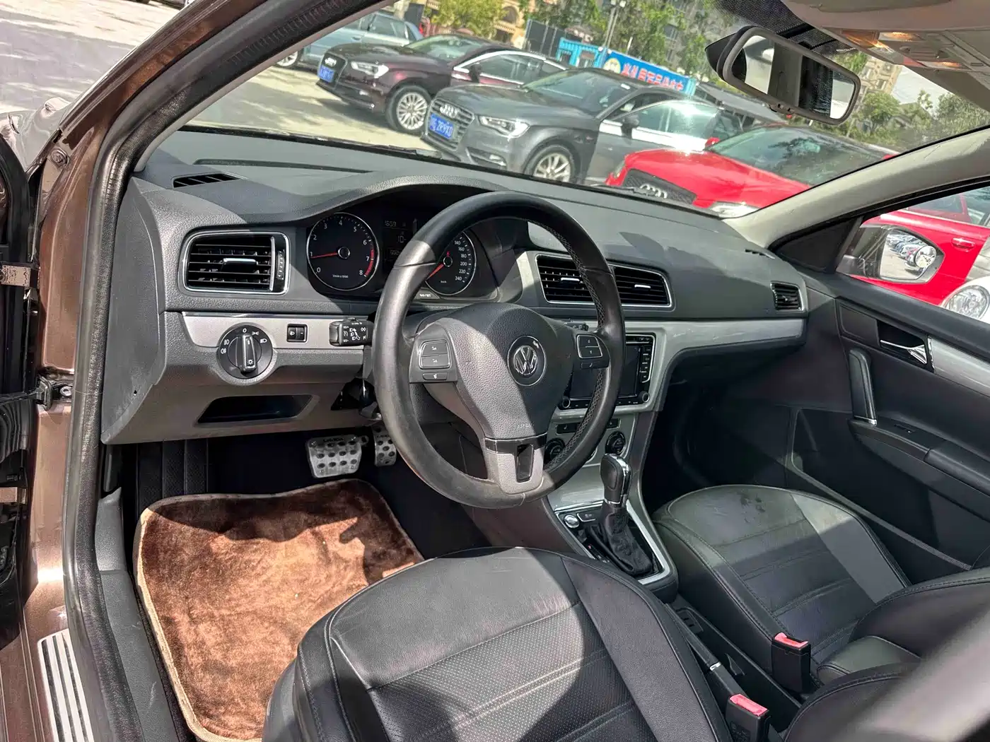 Volkswagen Lavida Tour 2013 1.4TSI Automatic Luxury фото 4