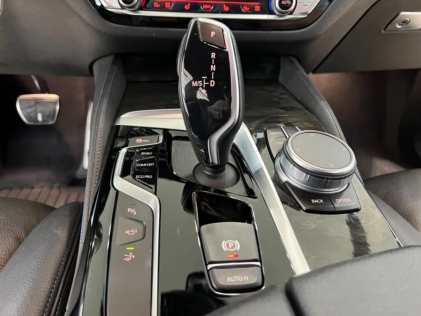 BMW 6 Series GT 2020 630i M Sport Package фото 14