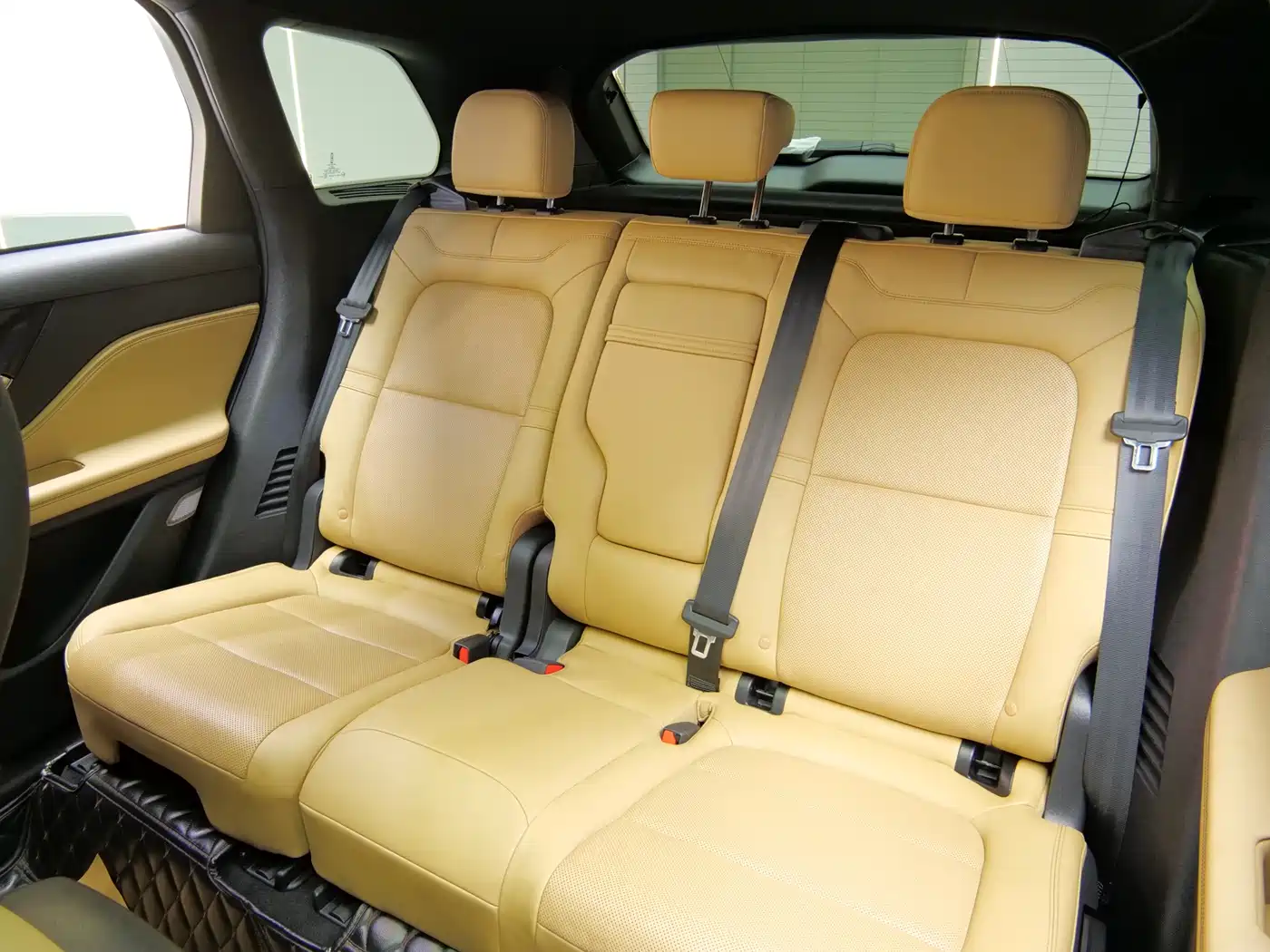 LINCOLN ADVENTURER