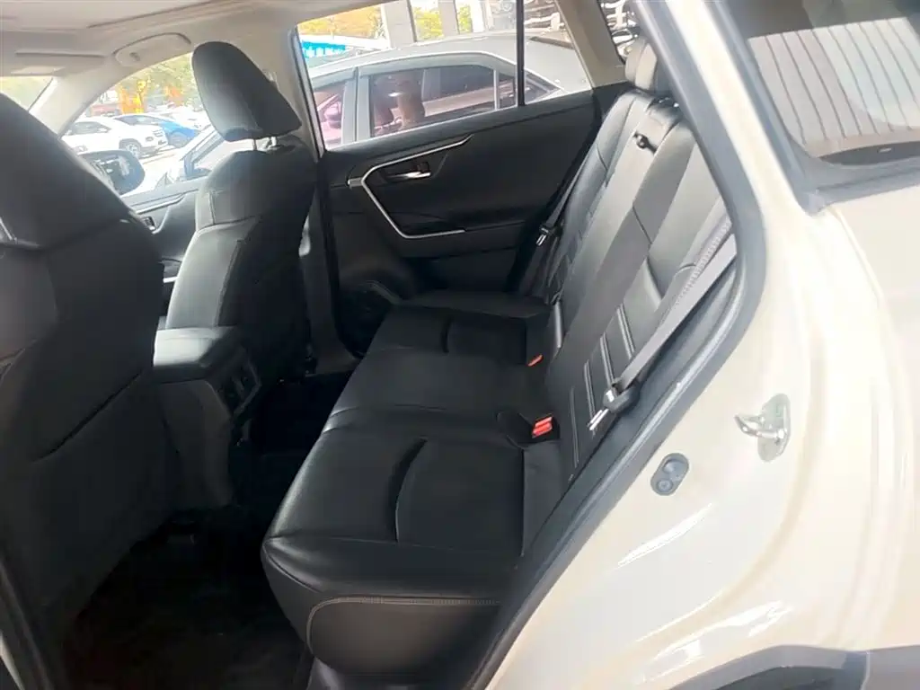 Toyota RAV4 Rongfang 2020 2.0L CVT 2WD Fashion PLUS фото 17