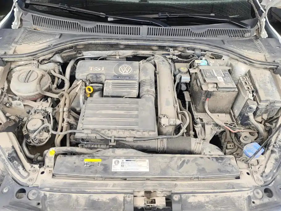 Photo 10 - Volkswagen Sagitar