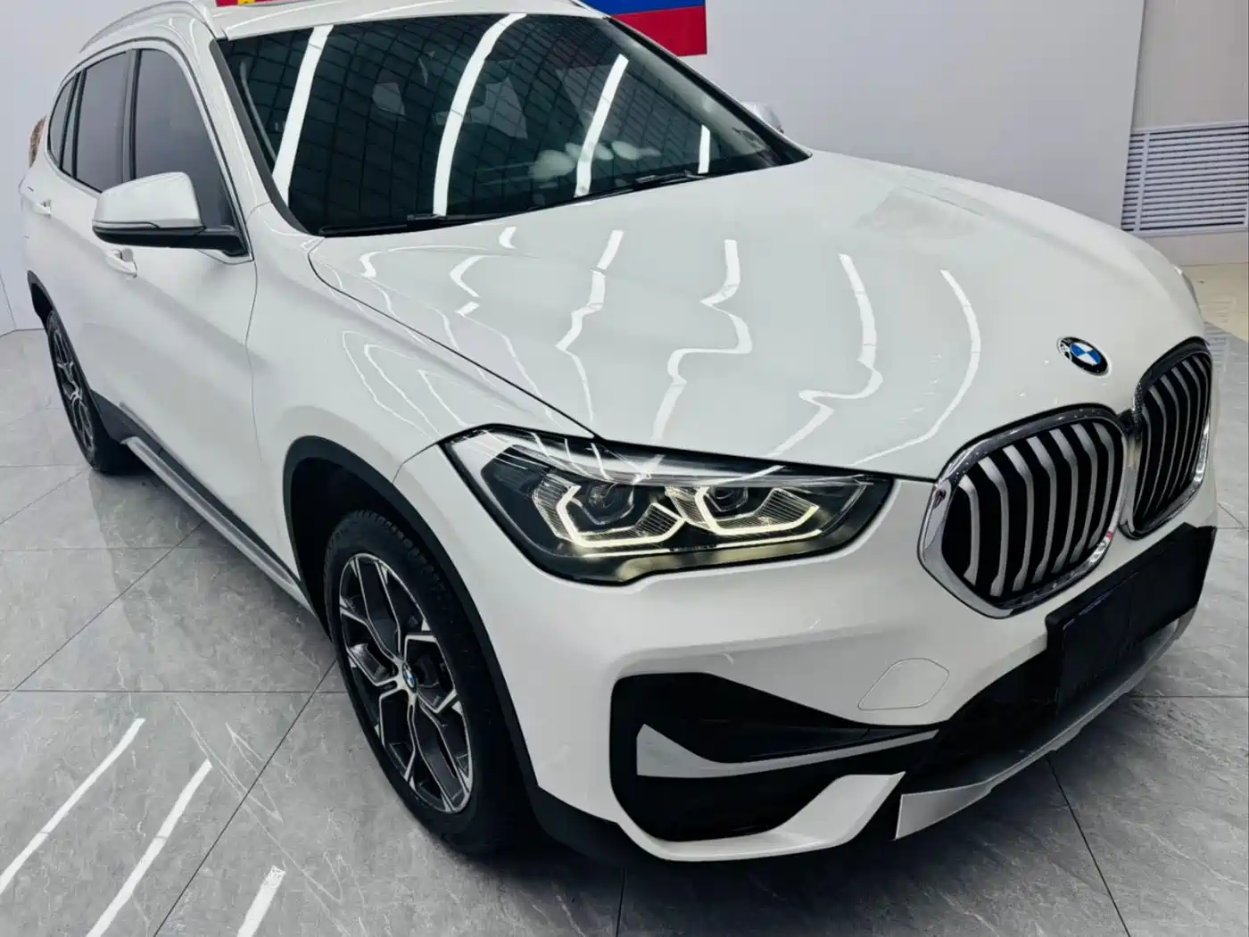 BMW X1 2022 sDrive20Li Fashion фото 3