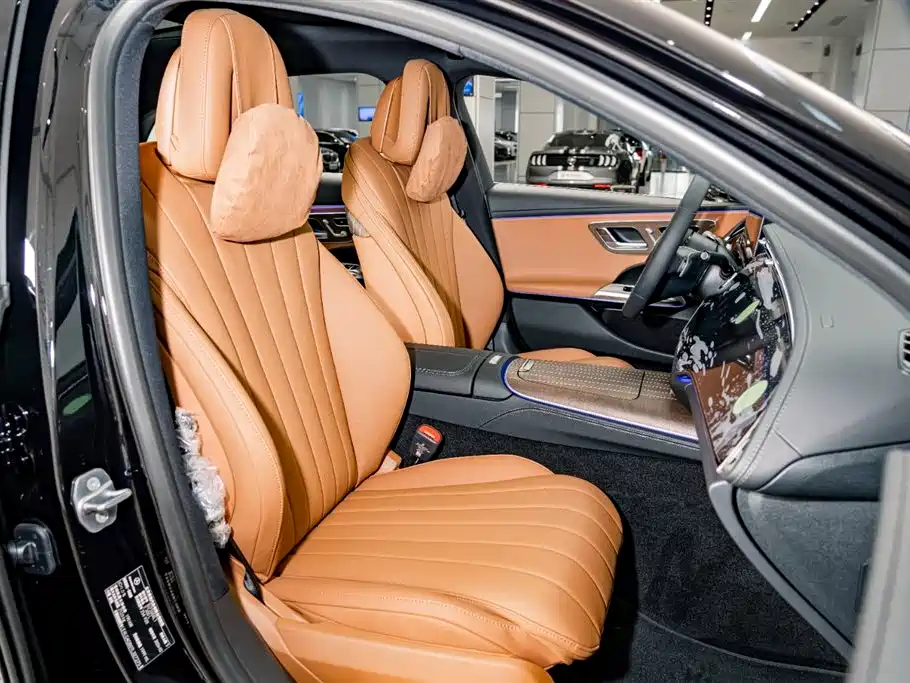 Mercedes-Benz E-Class 2026 E 300 L Luxury фото 16