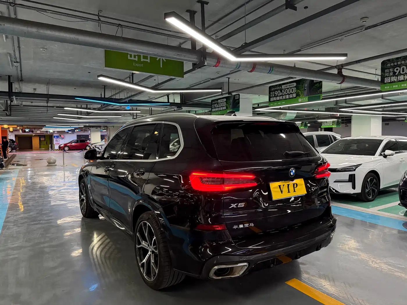 BMW X5 2022 Model xDrive 40Li M Sport Package фото 14