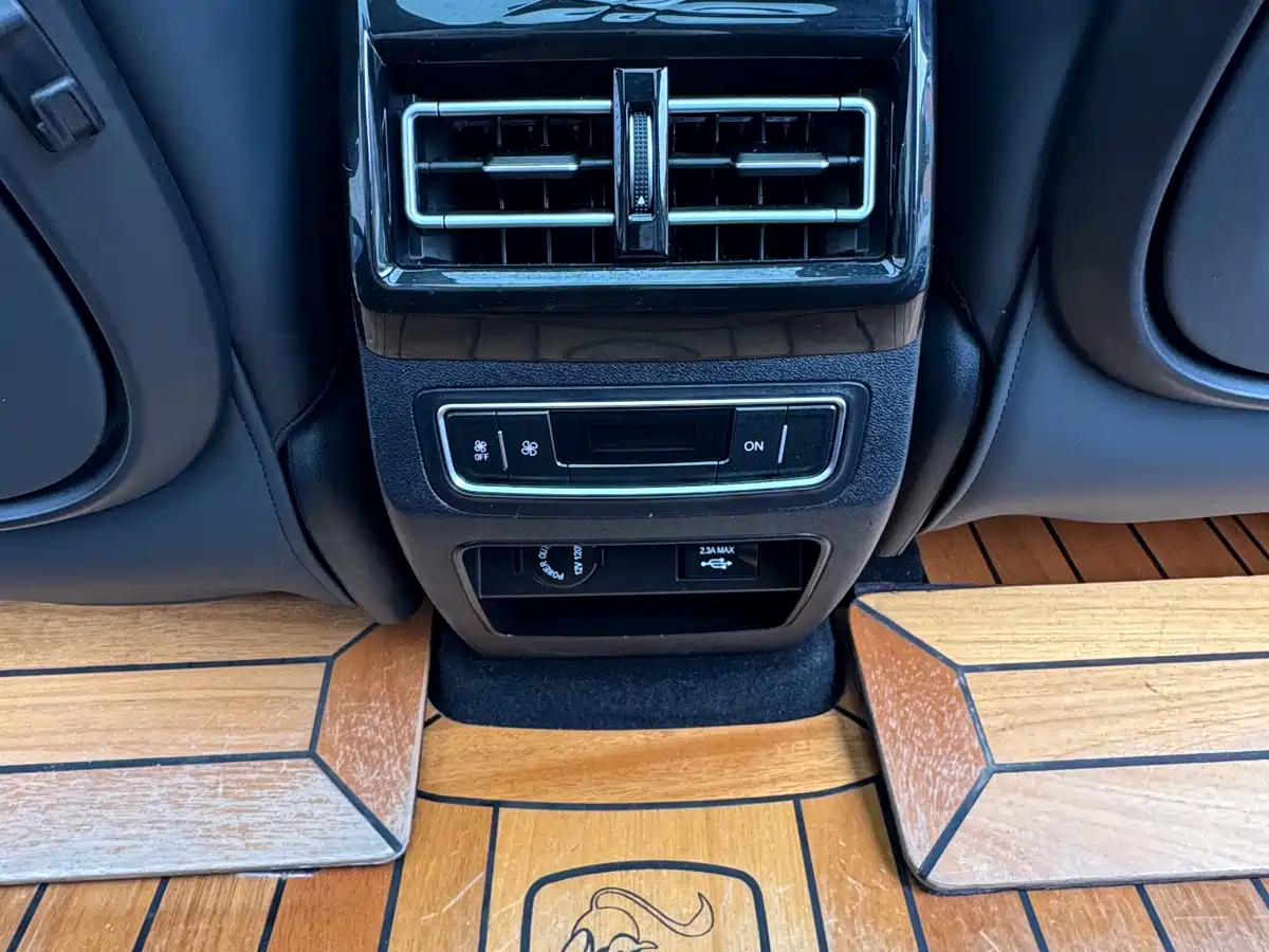 Dongfeng Fengxing Fengxing Yacht 2022 2022 1.5T DCT Wave Chaser Edition