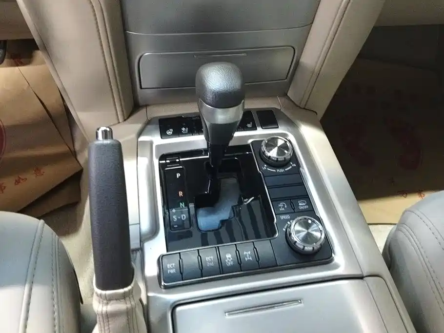 Toyota Land Cruiser (Import) 2019