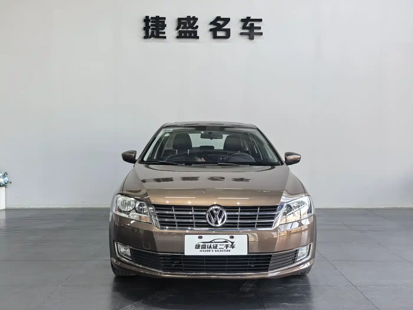 Volkswagen Lavida Tour 2013 1.6L Automatic Comfort фото 2