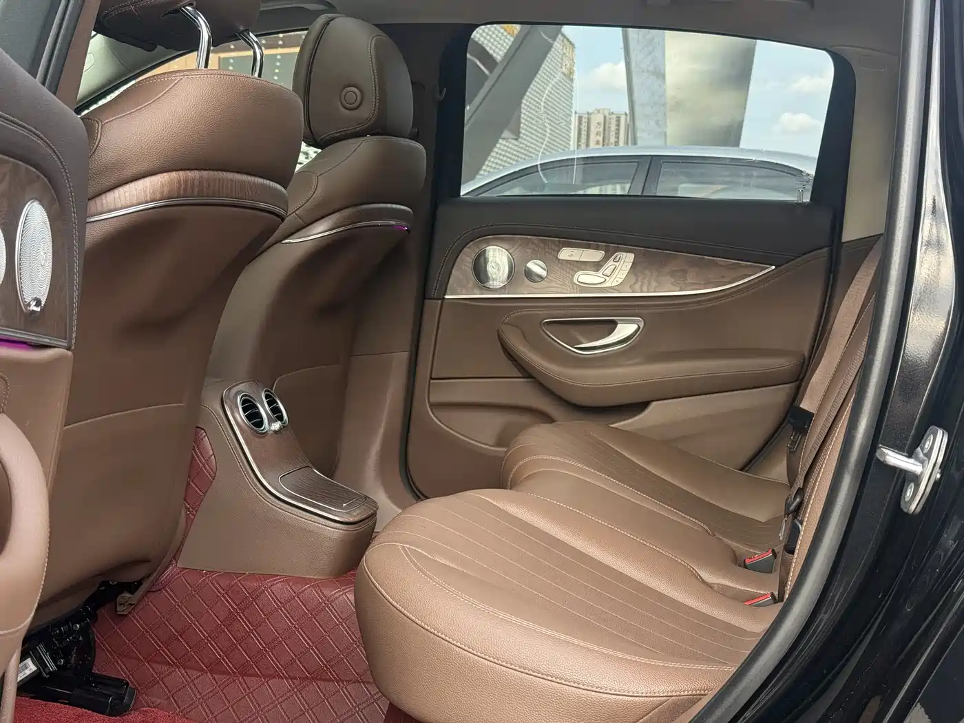 Mercedes-Benz E-Class 2021 E 300 L Luxury фото 12