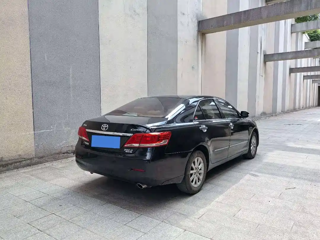 Фото 6 - Toyota Camry