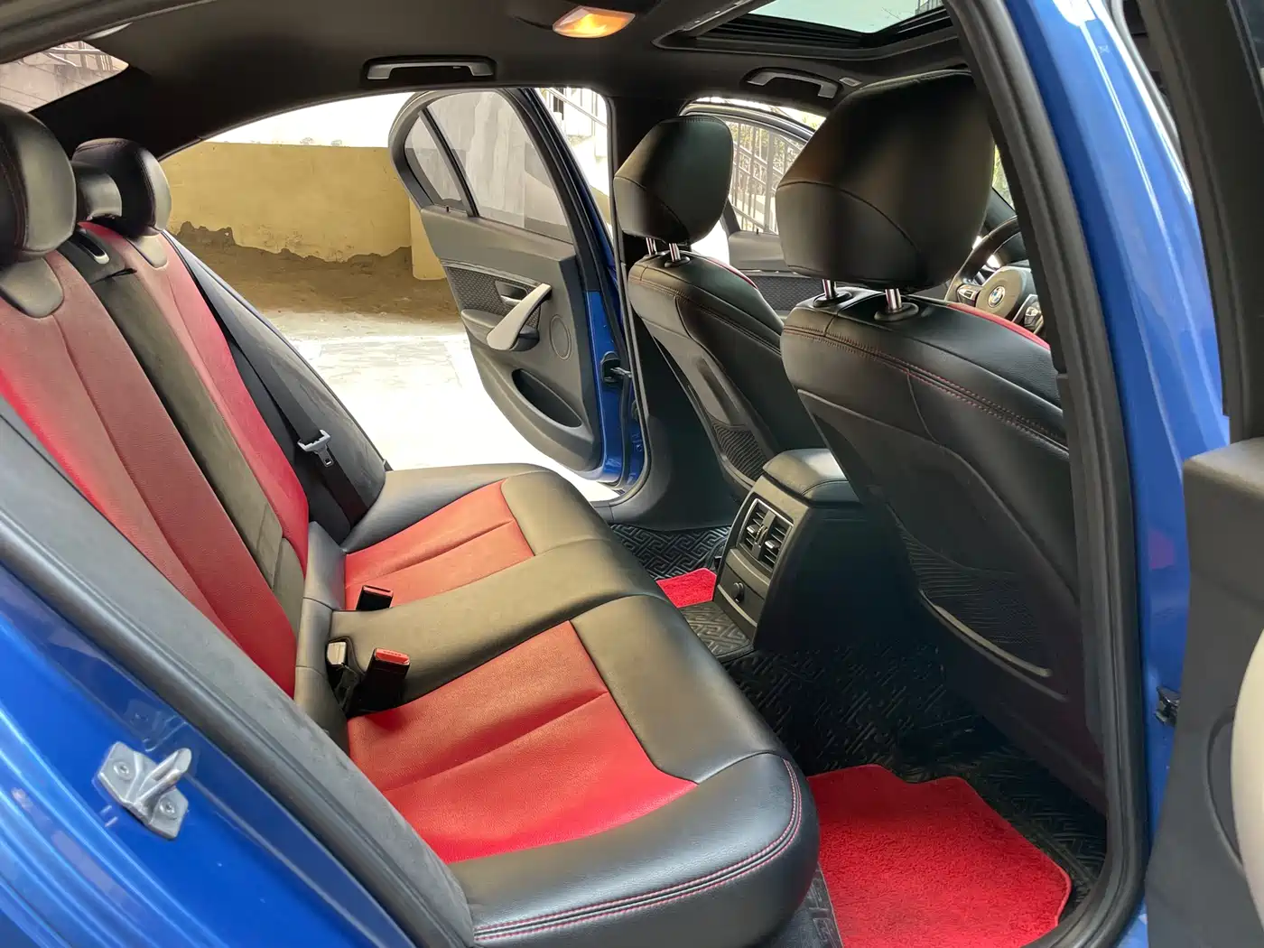BMW 3 Series 2016 320i M Sport фото 13