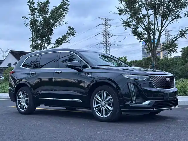 Cadillac XT6 2.0T, 6 мест, полный привод, Люкс