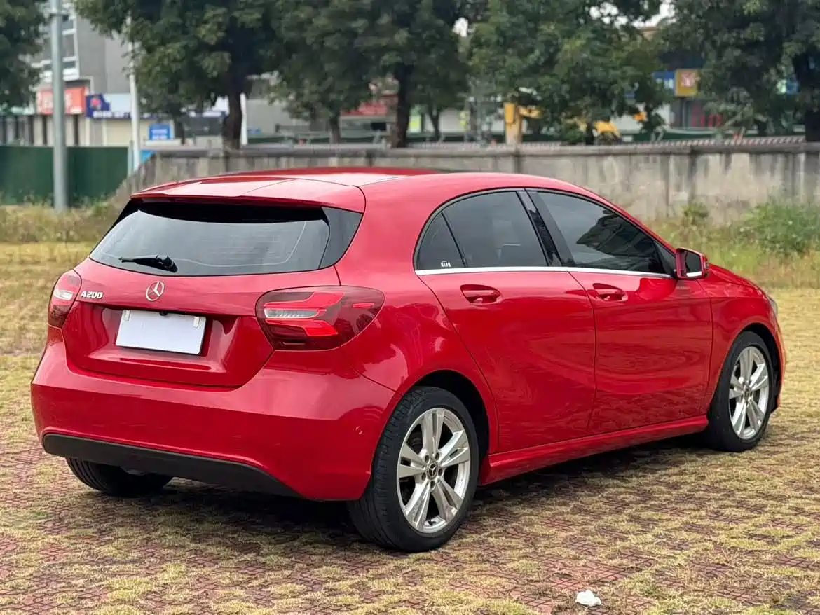 Mercedes-Benz A-Class (Import) 2016 A 200 Dynamic фото 9