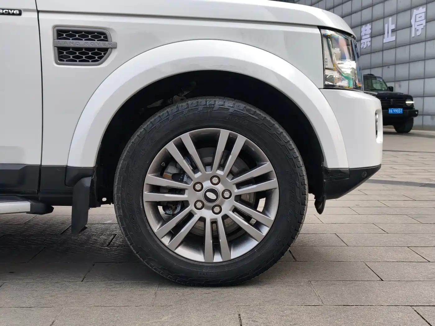 Land Rover Discovery 2016 3.0 SC V6 HSE фото 7