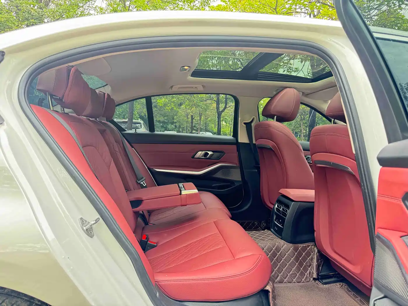 BMW 3 Series 2023 320Li M Sport Package фото 11