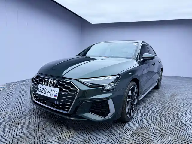 Audi A3 A3L Limousine 35 TFSI, Стиль Спорт