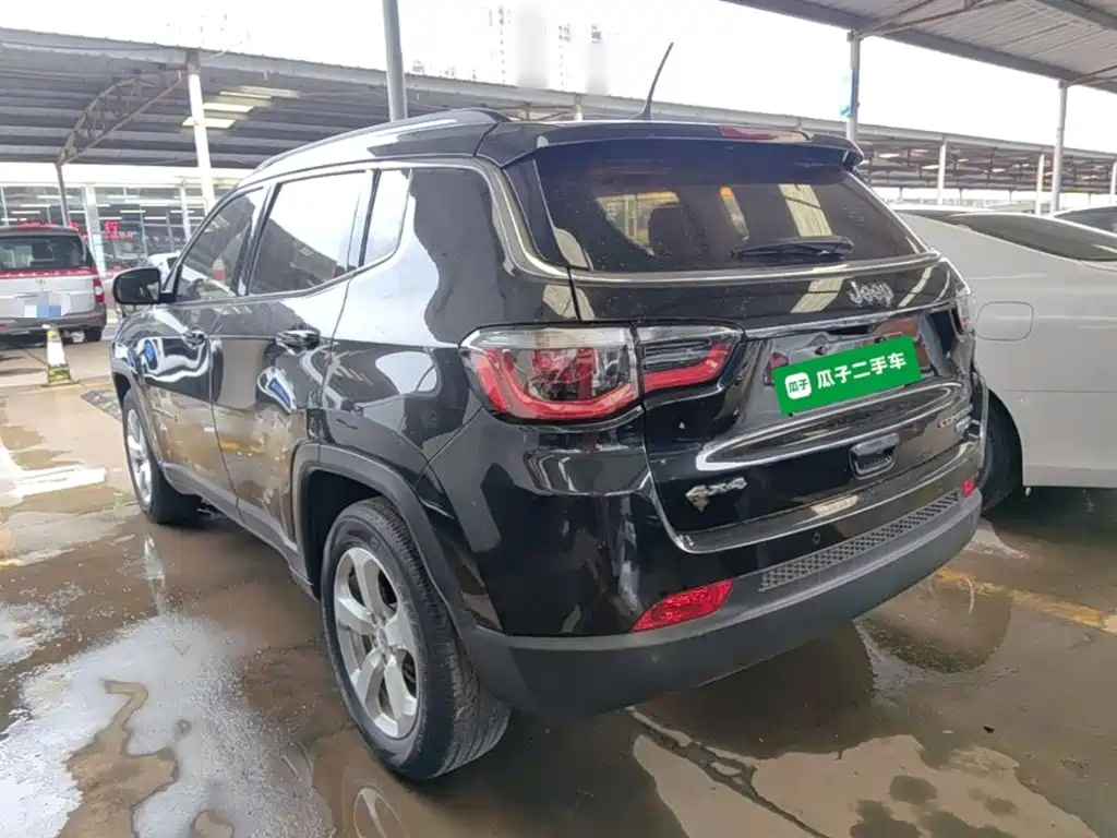 Фото 5 - Jeep Compass