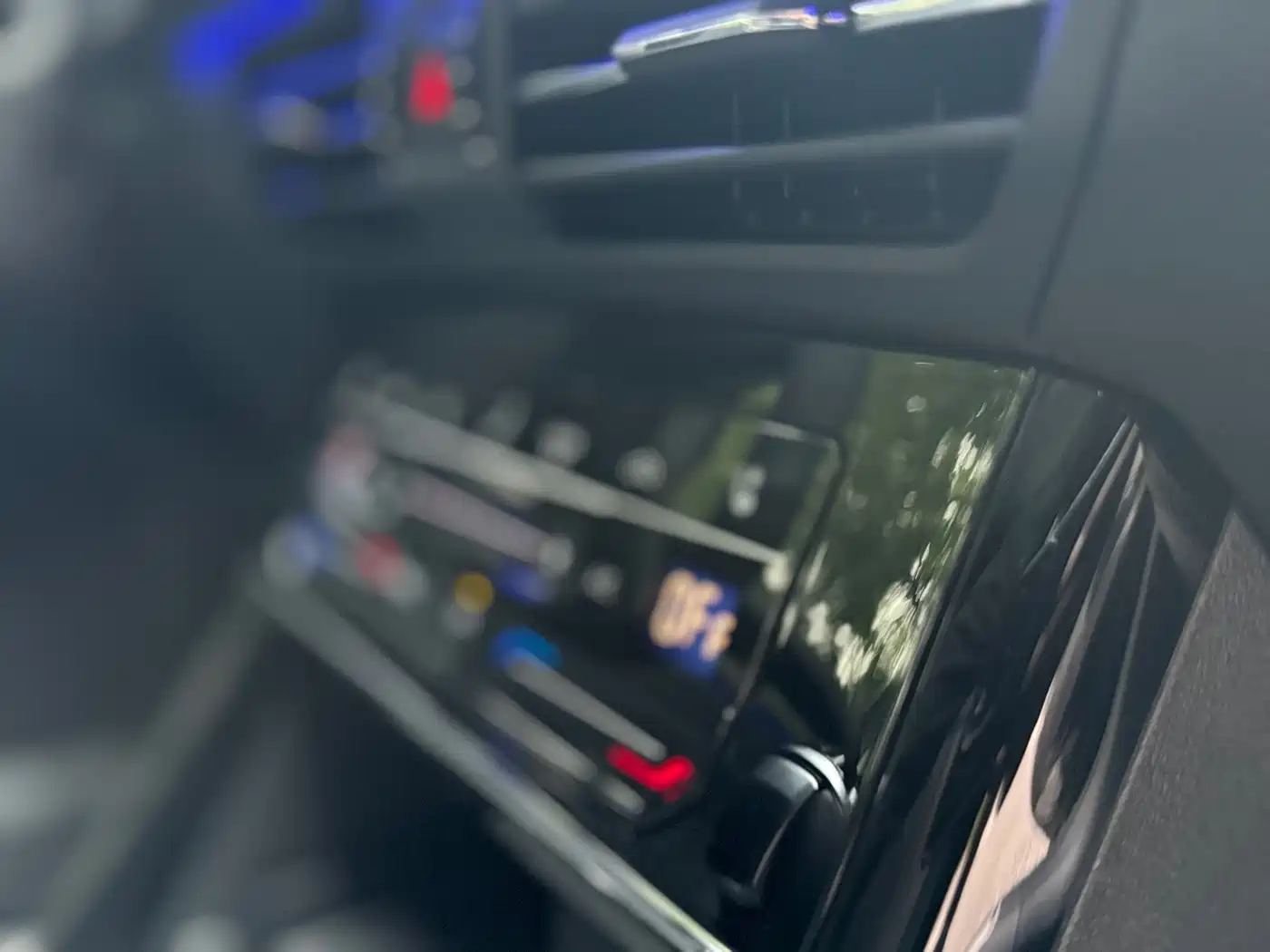 Volkswagen Passat 2022 330TSI Starlight Luxury Edition фото 17