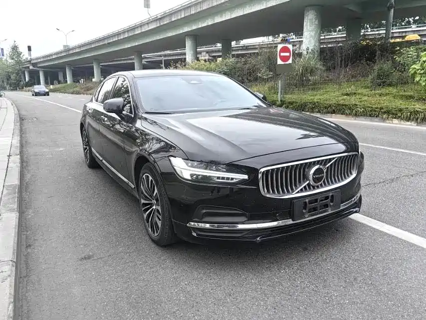 Volvo S90 2023 B5 Intelligent Comfort Luxury Edition фото 3