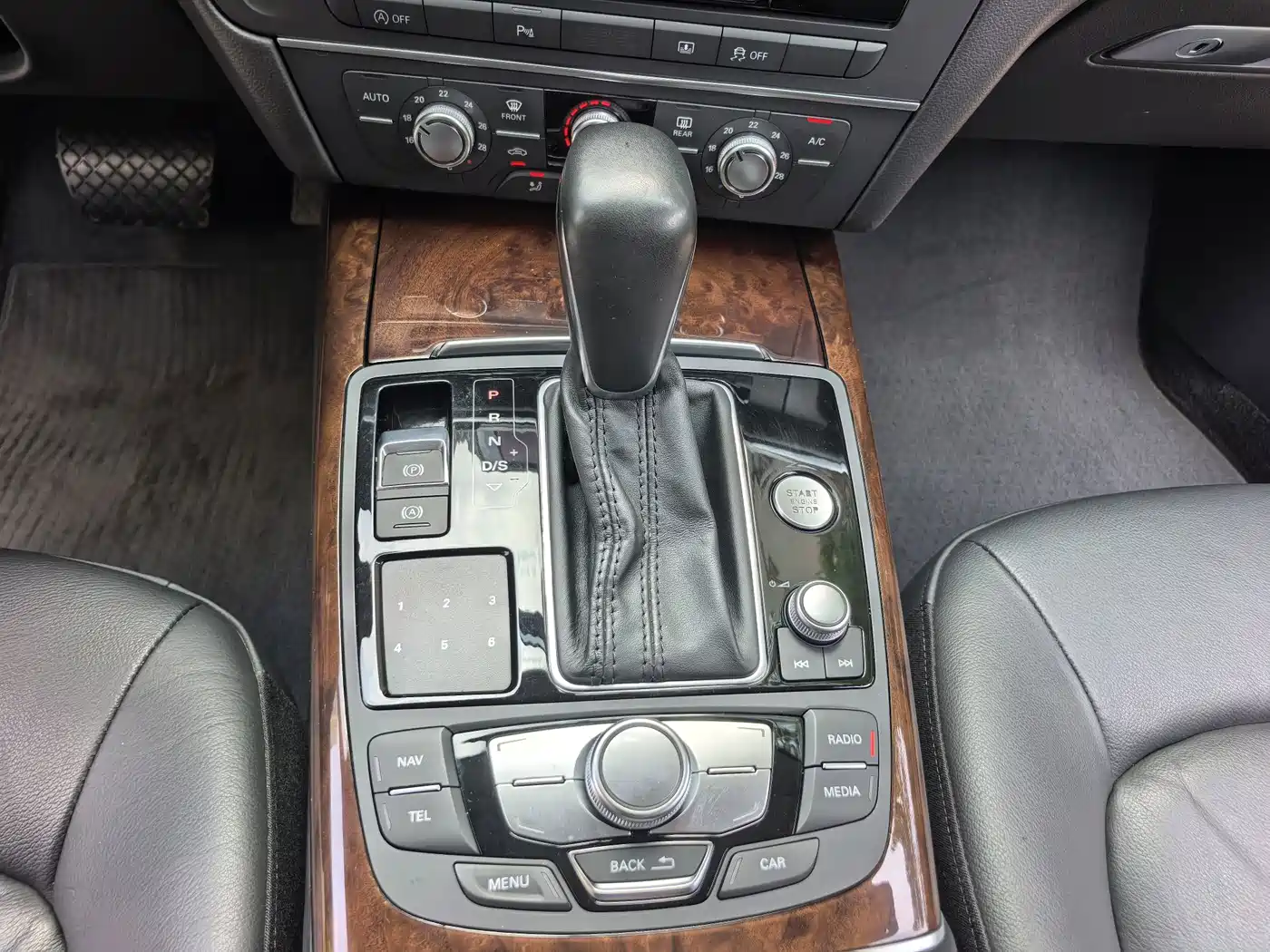 Фото 9 - Audi A6L