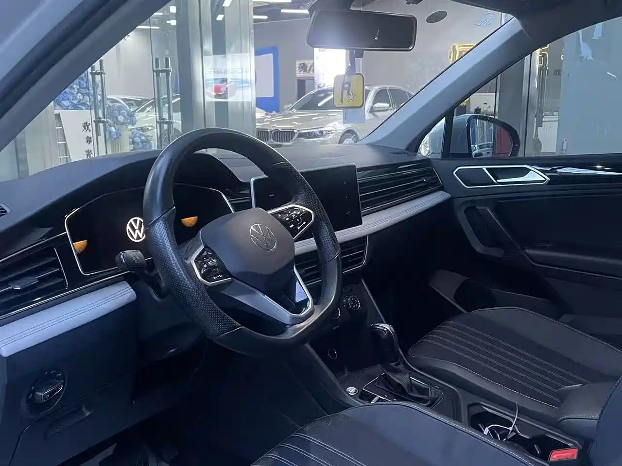 Volkswagen Tiguan L 2023 330TSI Auto 2WD Comfort Edition фото 7
