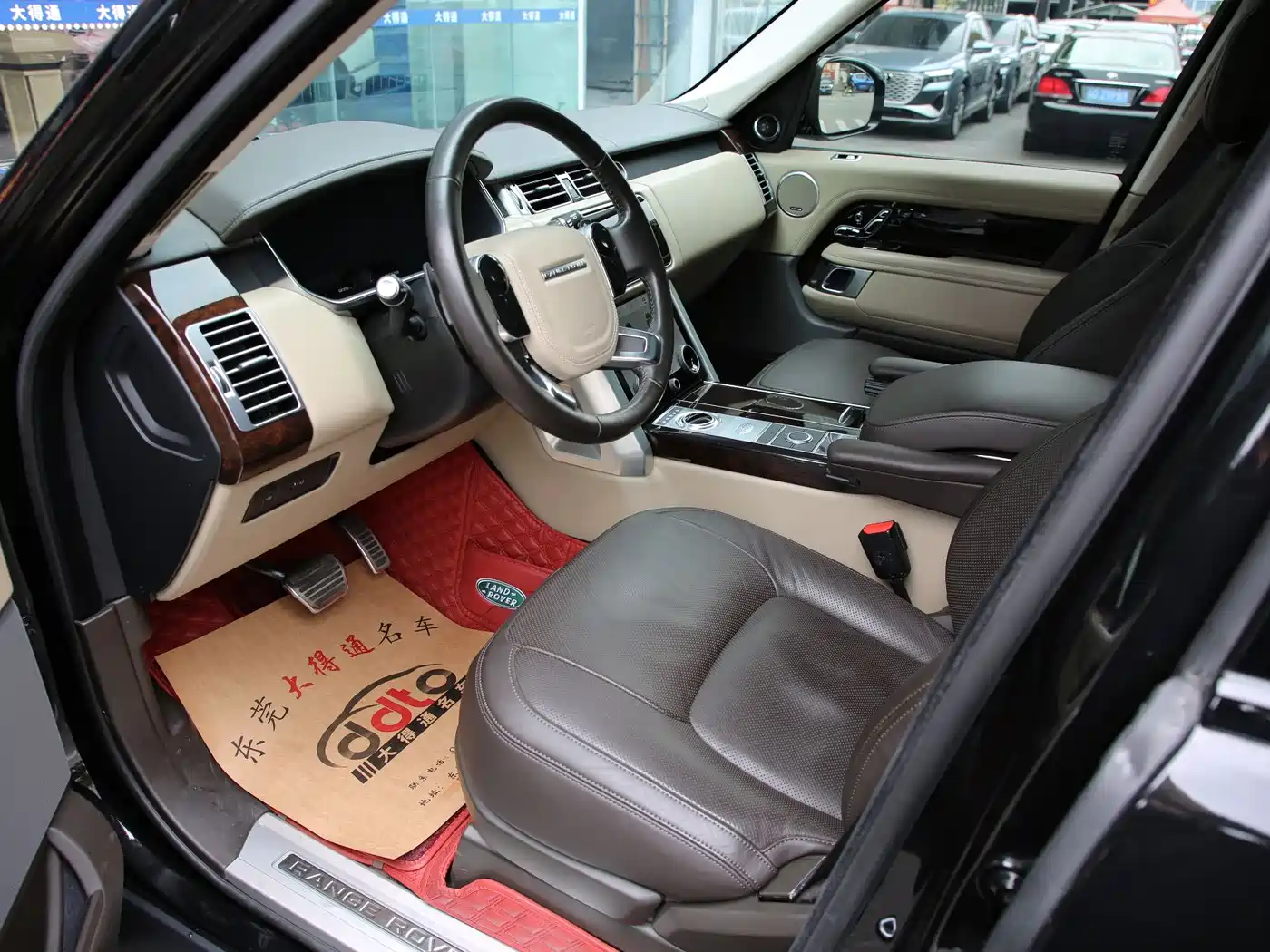 Land Rover Range Rover 2020 3.0 L6 Heritage Extended Edition фото 5