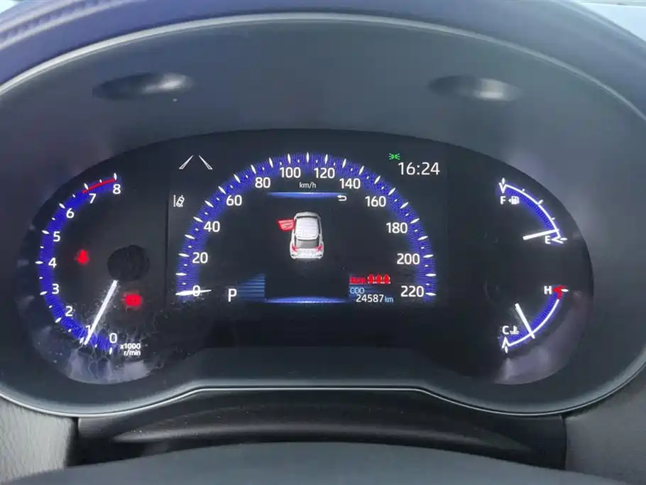 Toyota C-HR 2023 Model 2.0L Premium Edition фото 14