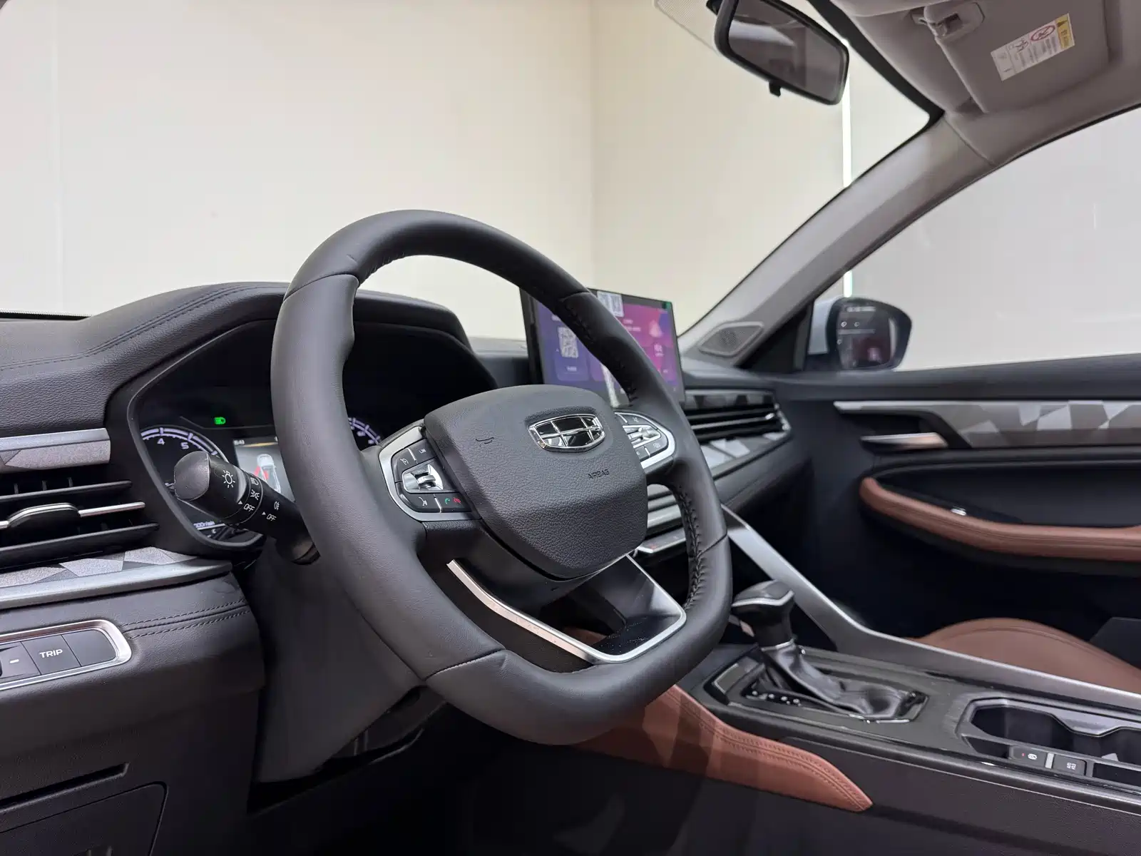 Photo 12 - Geely Emgrand X6