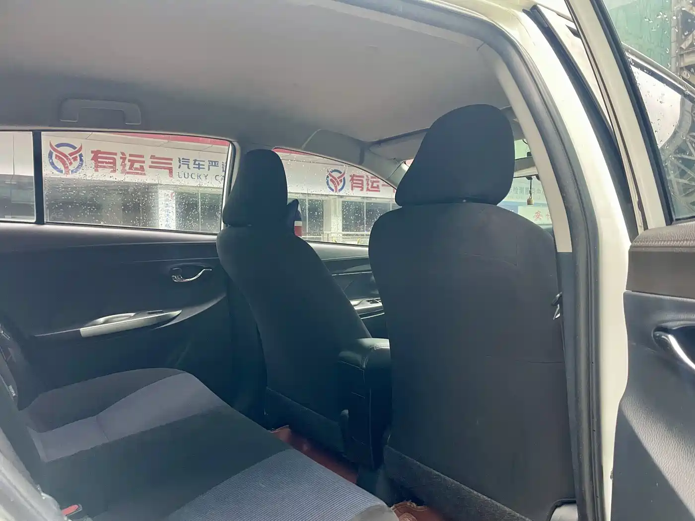 Toyota YARiS L Zhi Xuan 2015 1.5E Auto Charming Edition фото 9