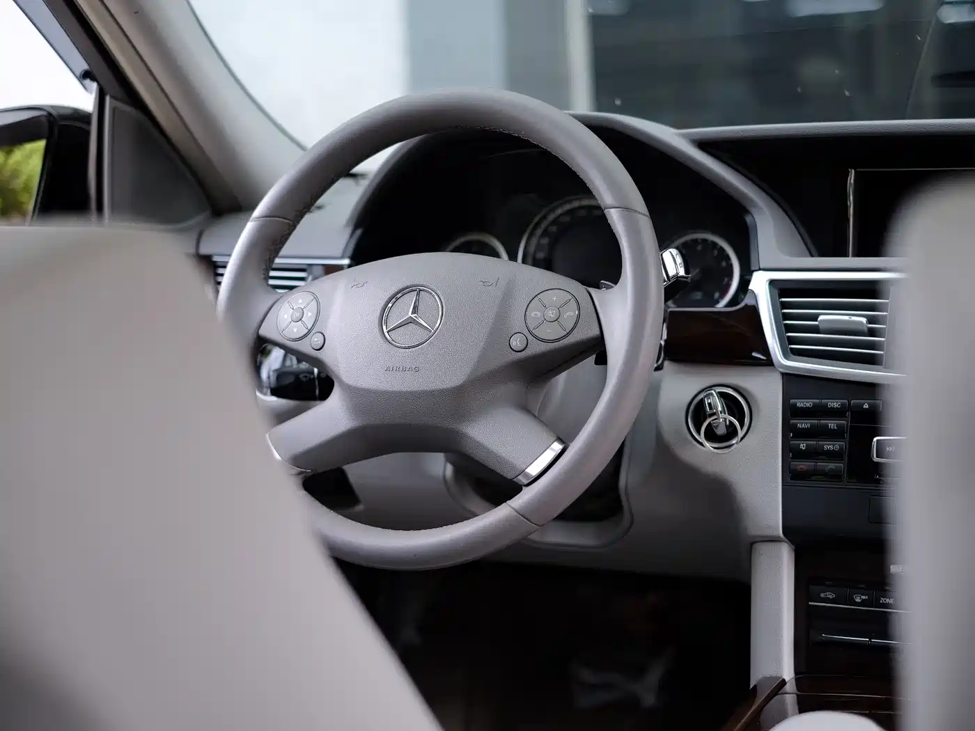 Mercedes-Benz E-Class 2012 E 200 L CGI Elegance фото 19