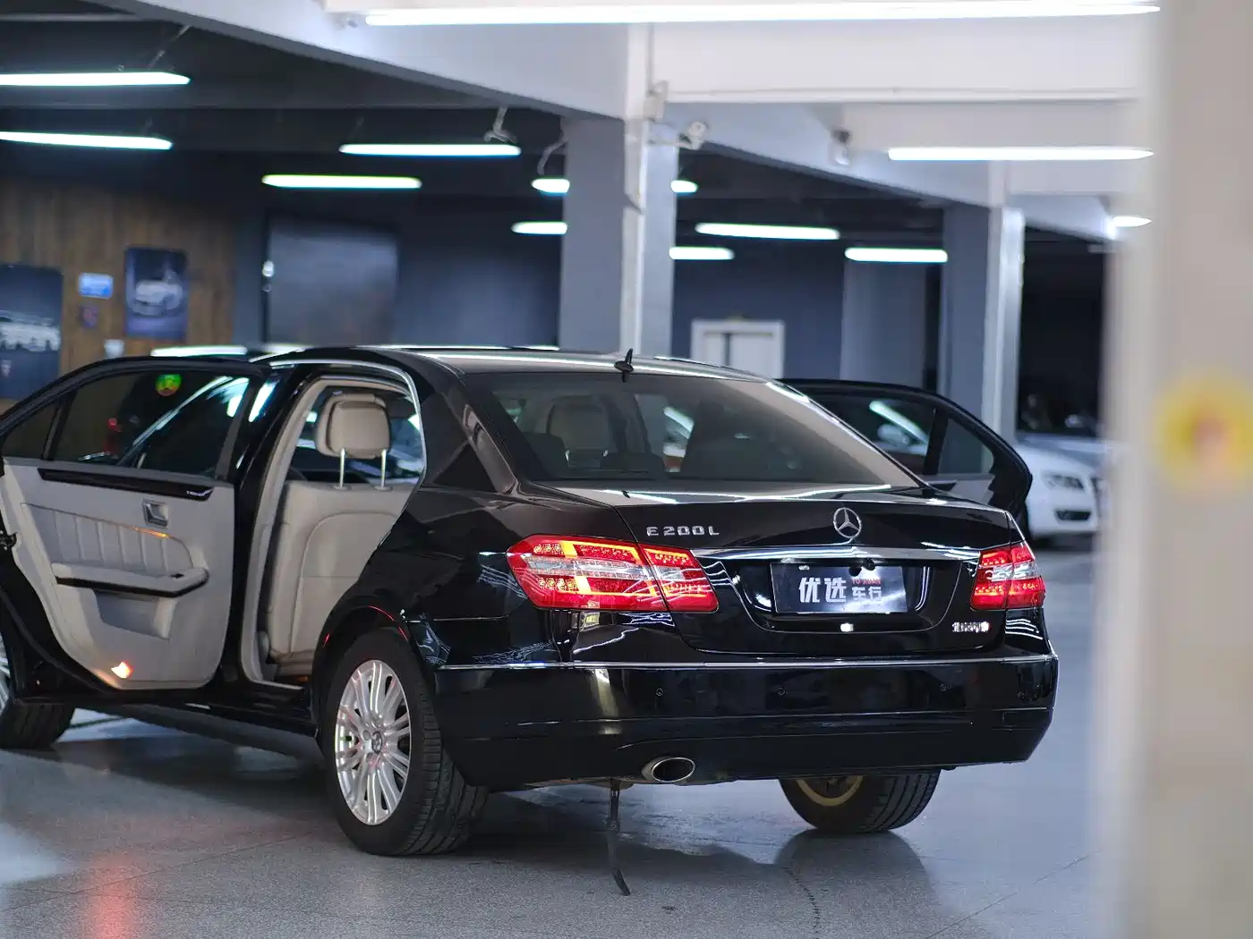Mercedes-Benz E-Class 2012 E 200 L CGI Elegance фото 12