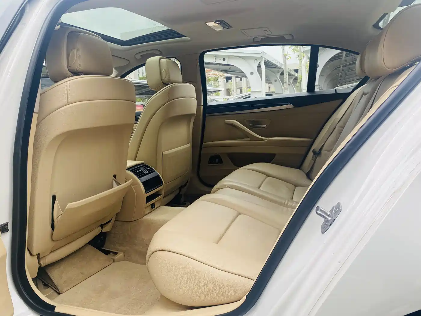 BMW 5 Series 2011 523Li Leading фото 12