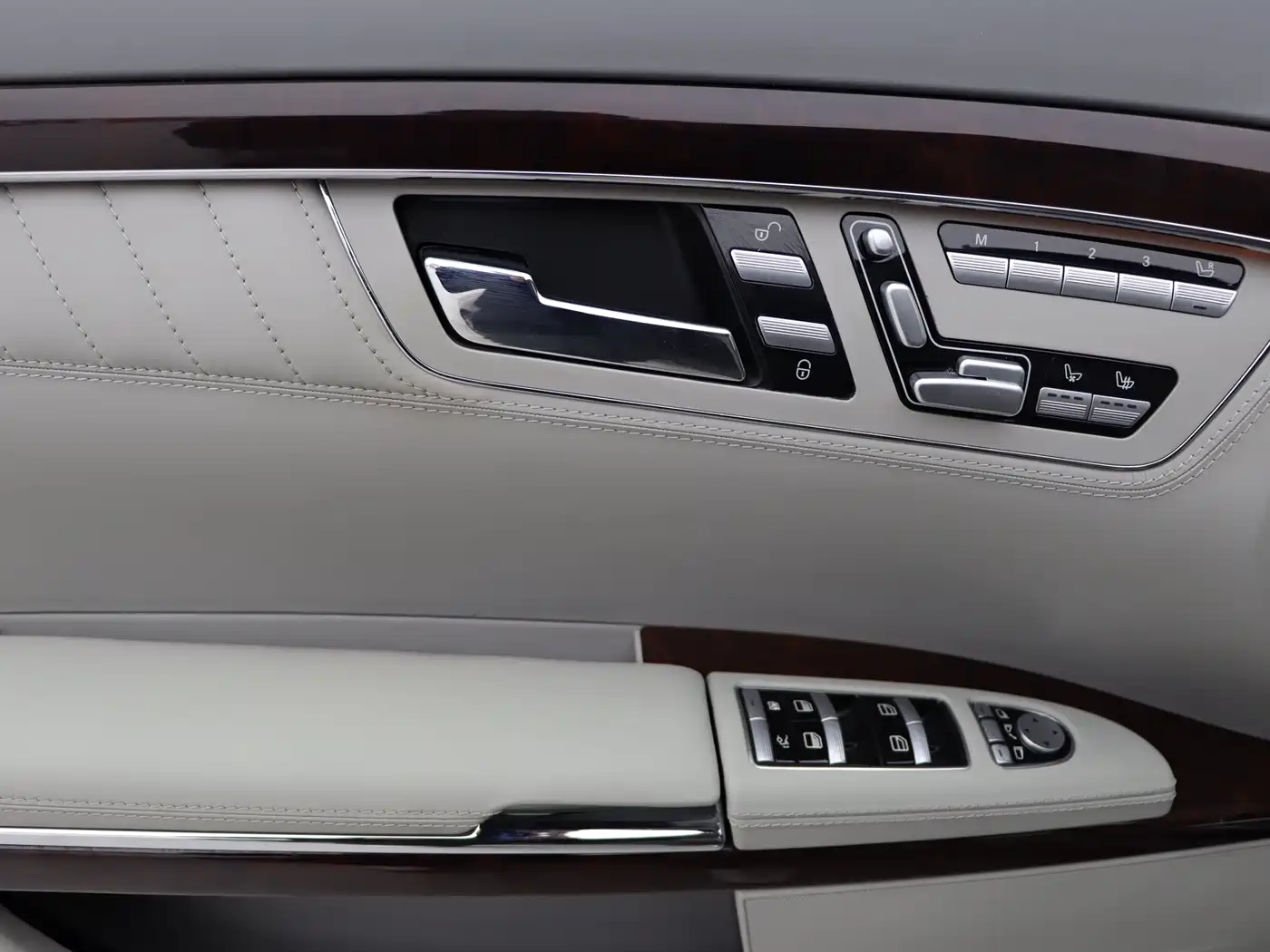 Mercedes-Benz S-Class 2010 S 600 L фото 11