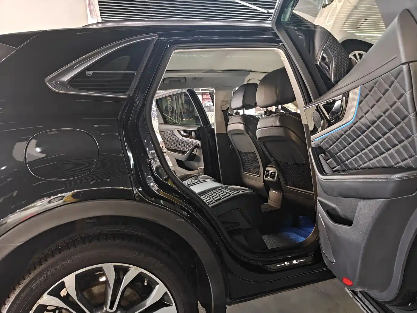 Hongqi HS5 2019 2.0T Smart Connect Joy Edition фото 14