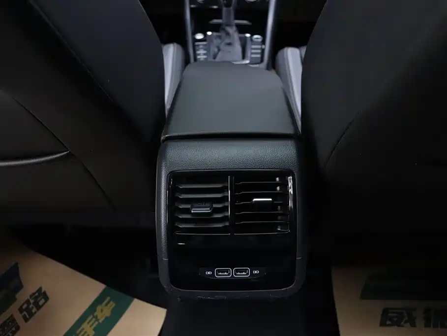 Volkswagen Sagitar 2021 280TSI DSG Surpassing Edition фото 21
