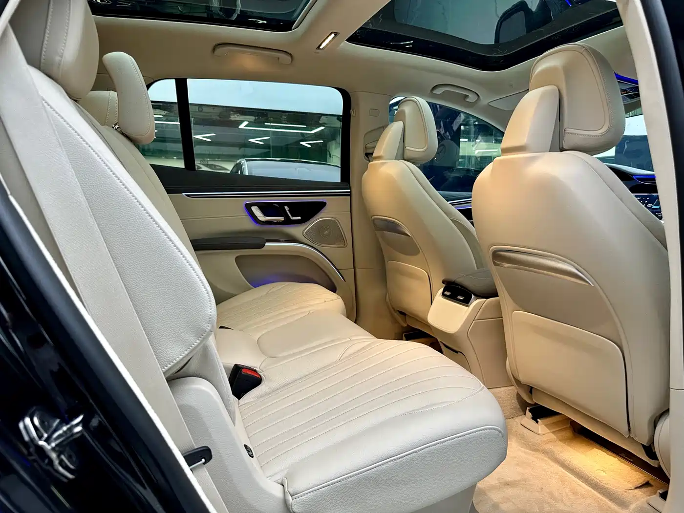 MERCEDES-BENZ EQS SUV